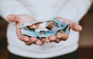 Geld in der Hand