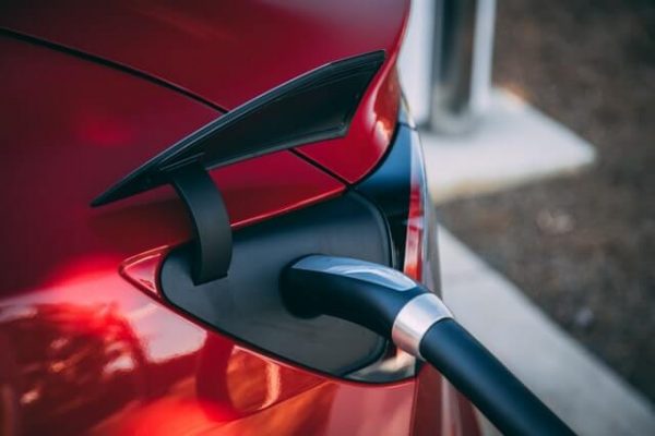 E-Auto wird geladen