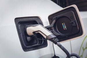 Elektroauto wird geladen