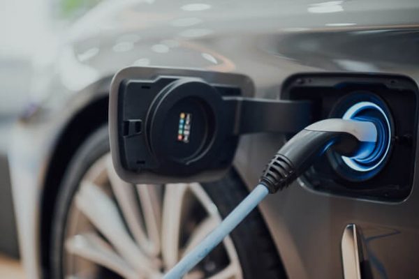 Elektrofahrzeug wird geladen