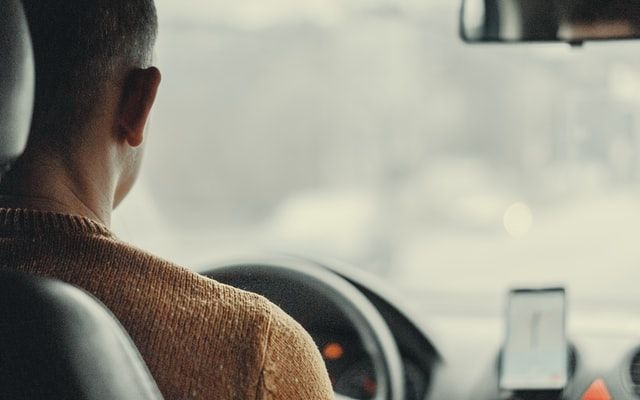 Fahrer mit Fahrerlaubnis