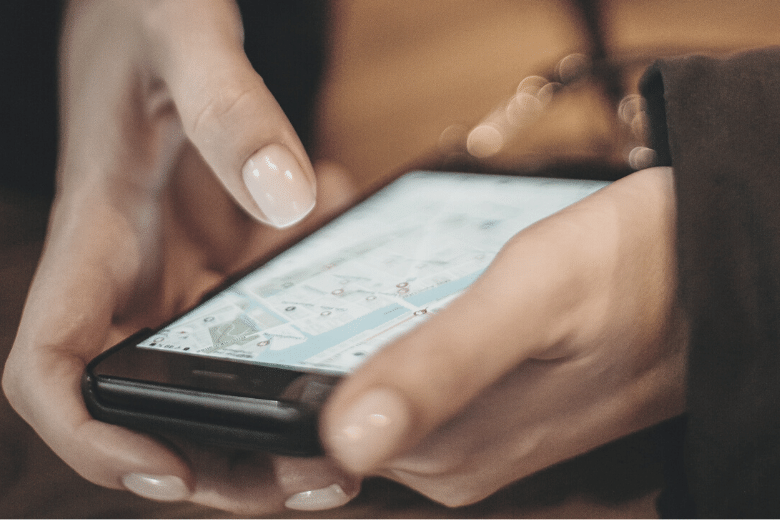 Ein Smartphone mit GPS