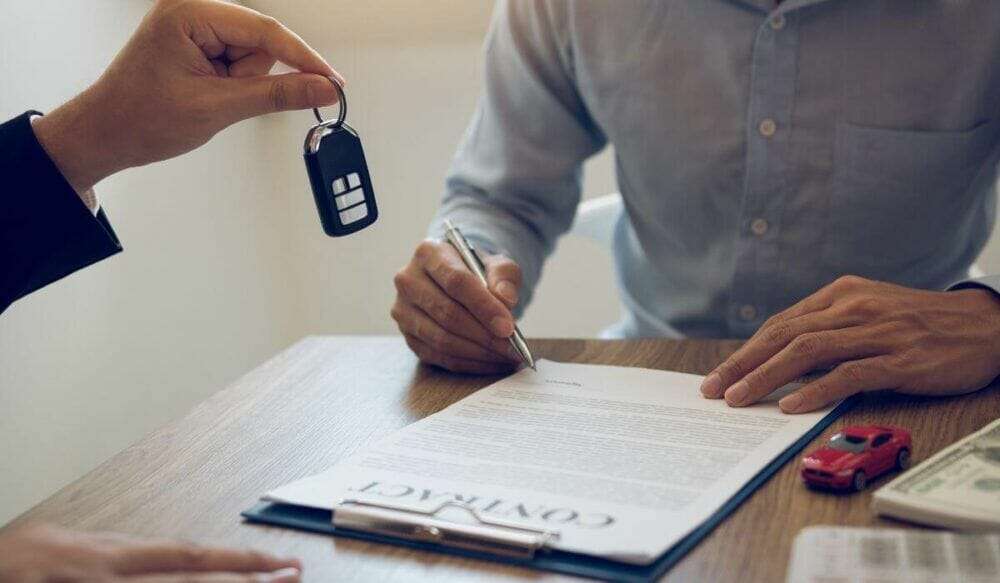 Car Policy wird unterschrieben